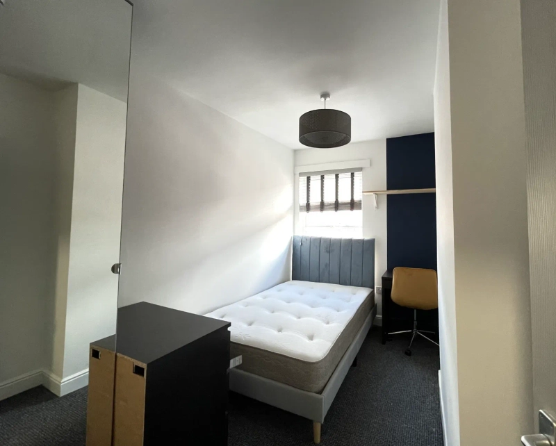 Bills Inclusive - 4 Bedroom House, 2 bath - Thumbnail 4